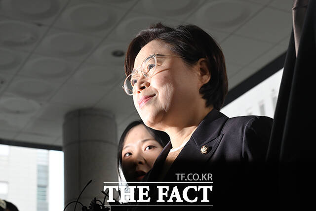 김정재 국민의힘 의원이 1심 선고 공판에 출석하고 있다.