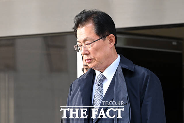 이만희 국민의힘 의원이 법정을 나서고 있다.