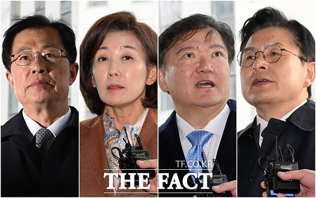 이만희·나경원 국민의힘 의원과 민경욱 전 국회의원, 황교안 전 국무총리(왼쪽부터)가 20일 오후 서울 양천구 서울남부지방법원에서 열린 ‘국회 패스트트랙(신속처리안건) 충돌 사건’ 1심 선고 공판에 출석하고 있다. /서예원 기자