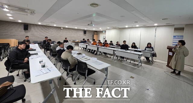 19일 아산시청 중회의실에서 아산시 지역 위험분석·발굴 연구 중간보고회가 열리고 있다. /아산시