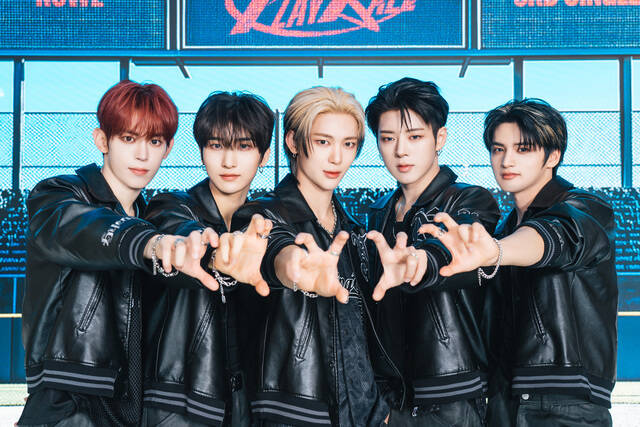 그룹 나우즈가 26일 세 번째 싱글 Play Ball을 발매했다. 데뷔 1년여 만인 지난 6월 나우어데이즈에서 나우즈로 리브랜딩을 하고 7월 첫 미니 앨범 IGNITION으로 새로운 여정의 시작을 알린 지 4개월 만의 컴백이다. /큐브엔터