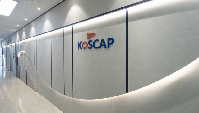 함께하는음악저작권협회(KOSCAP)은 2014년 설립된 두 번째 음악 저작권 신탁단체다. 함께하는음악저작권협회는 신탁하는 권리를 선택할 수 있는 '신탁범위 선택제'를 채택하고 있는 것이 특징이다./함께하는음악저작권협회