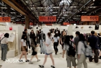  무신사, 서울숲 일대 100억원 투자…