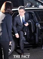  첫 출근하는 박철우 신임 중앙지검장 [포토]