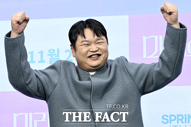 [더팩트ㅣ남용희 기자] 배우 고규필이 24일 오후 서울 마포구 스탠포드호텔코리아 2층 그랜드볼룸에서 열린 U+ 모바일 tv 새 드라마 '미래의 미래' 제작발표회에 참석해 