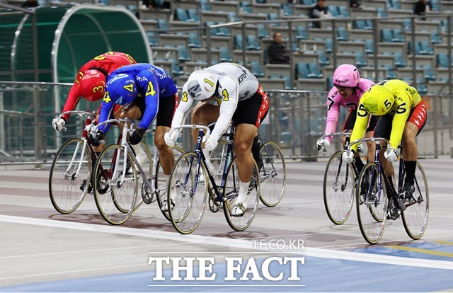 2025년 시즌도 막바지를 향하는 가운데, 경륜 등급별로 상승세를 타는 선수들이 연이어 등장하며 판도에 변화가 생기고 있다./국민체육진흥공단