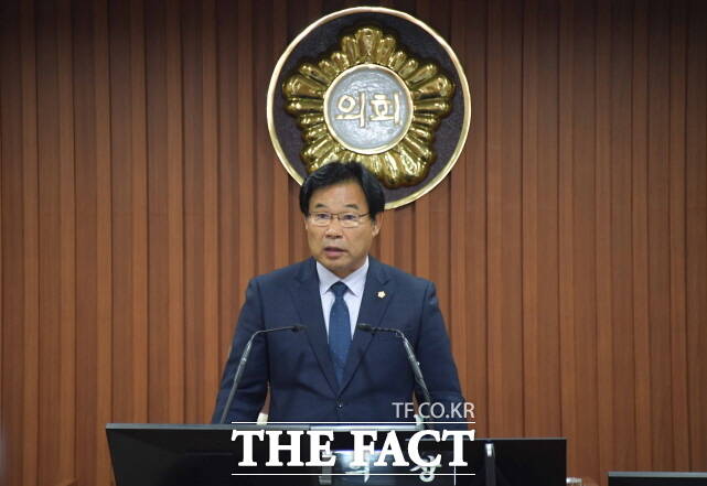 조용훈 의장이 24일 논산시의회 제268회 제2차 정례회에서 개회사를 하고 있다. /논산시의회