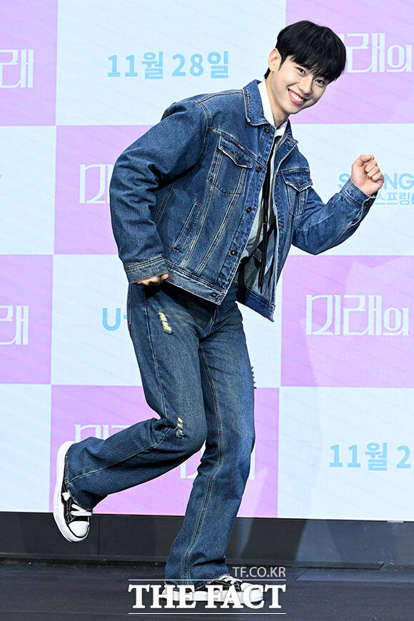 [더팩트ㅣ남용희 기자] 그룹 에이비식스(AB6IX) 김동현이 24일 오후 2시 서울 마포구 스탠포드호텔코리아 2층 그랜드볼룸에서 열린 U+ 모바일 tv 새 드라마 '미래의 미래' 제작발표회에서 