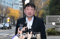  '서부지법 난동 배후' 의혹 경찰 조사 출석한 '신의한수' 신혜식 [TF사진관]