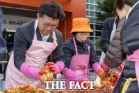  대덕구 목상동, 김장 800포기 담가 이웃 전달…지역사회 온기 확산