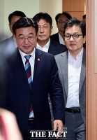  범정부 AI 공통기반 서비스 개시 기념행사 참석하는 윤호중 장관 [포토]