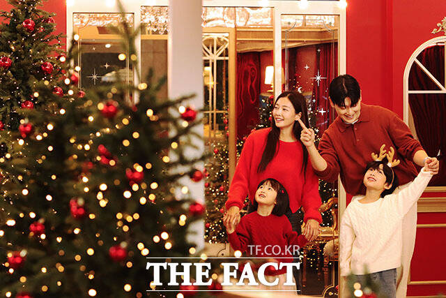 '홀리데이 익스프레스' 콘셉트의 크리스마스 마켓을 연 파라다이스시티.