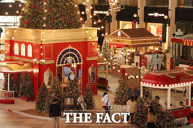 '홀리데이 익스프레스' 콘셉트의 크리스마스 마켓을 연 파라다이스시티.