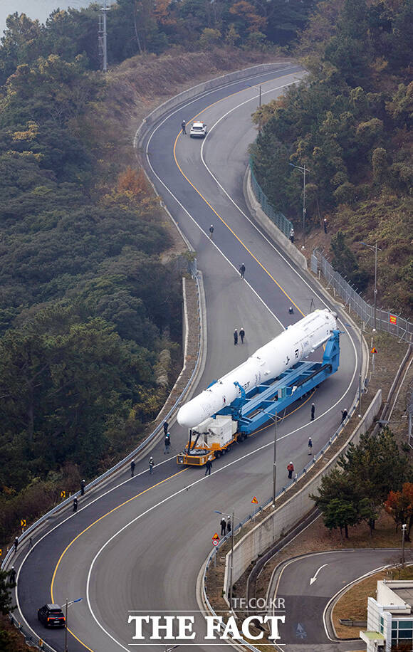 4차 발사 위해 이송되는 누리호. /한국항공우주연구원