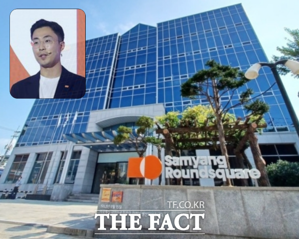 입사 6년 만에 임원으로 초고속 승진한 삼양식품 오너 3세 전병우 전무가 불닭 이후의 성과를 증명해야 하는 과제를 안게 됐다. 사진 왼쪽 위는 전병우 삼양식품 전무. /더팩트 DB