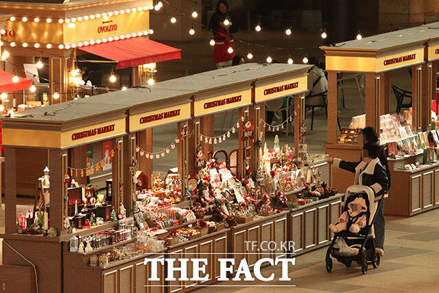 '홀리데이 익스프레스' 콘셉트의 크리스마스 마켓을 연 파라다이스시티.