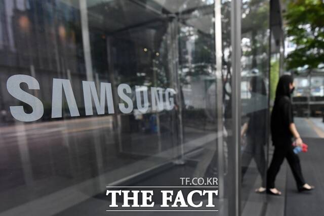 삼성전자는 임원 인사에 대해 시장 주도권을 확보하기 위해 AI, 로봇, 반도체 등 분야에서 미래 기술을 이끌 리더들을 중용했다고 설명했다. /더팩트 DB