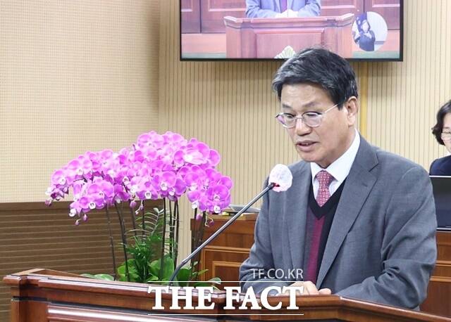 김돈곤 청양군수가 25일 청양군의회 제316회 제2차 정례회에서 시정연설을 하고 있다. /청양군