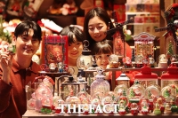  '알록달록 소품도 파라다이스시티 크리스마스 마켓에서' [포토]