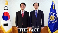  김민석 총리와 기념촬영하는 여한구 통상교섭본부장 [포토]