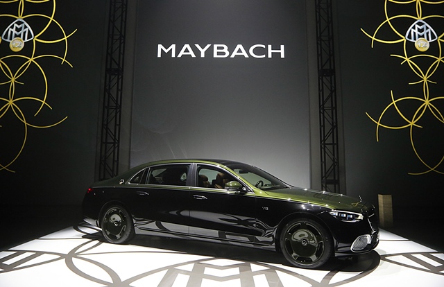 메르세데스-벤츠코리아는 V12 엔진 유산을 기념한 한정판 모델 메르세데스-마이바흐 V12 에디션을 국내 출시했다고 26일 밝혔다. /메르세데스-벤츠코리아