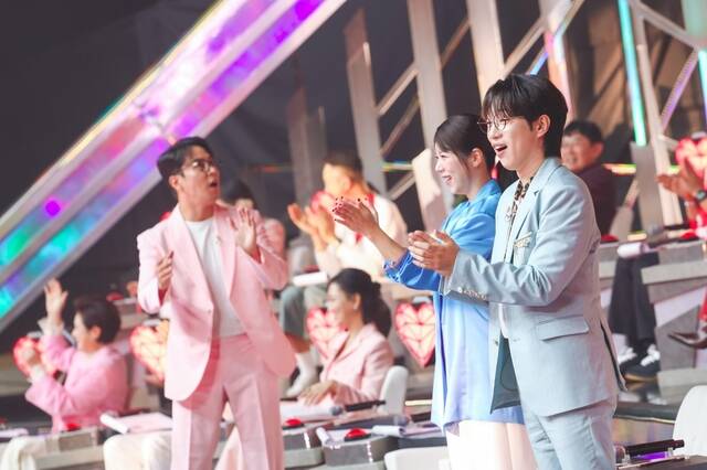 TV CHOSUN 서바이벌 프로그램 미스트롯4가 첫 방송일을 12월 18일 목요일 오후 10시로 확정하고 첫 녹화를 시작했다./TV CHOSUN