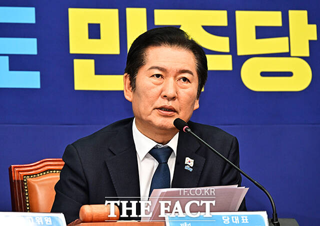 정청래 더불어민주당 대표가 26일 