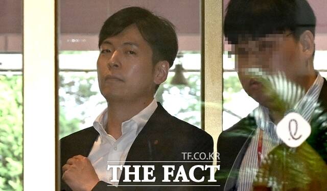 신동빈 롯데그룹 회장의 장남 신유열 부사장이 롯데바이오로직스 각자 대표를 맡는다. 또 롯데지주에 신설되는 전략컨트롤 조직에서 중책을 맡을 예정이다. /더팩트 DB