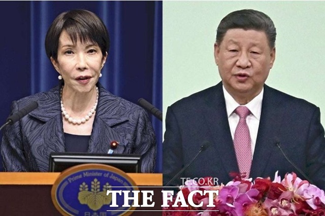 중국 관영 환구시보는 26일 논평을 통해 “다카이치 사나에 일본 정부가 대만 문제에 대해 의도적으로 도발하면서 지역 평화의 두드러진 위험 요소가 됐다”고 밝혔다. 사진은 다카이치 사나에 일본 총리(왼쪽)와 시진핑 중국 국가주석이다. /뉴시스
