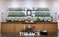  故 이순재 금관문화훈장 추서…빈소는 조문 행렬 이어져