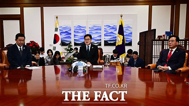 모두발언 하는 우원식 국회의장.