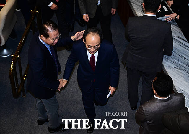 추경호 국민의힘 의원이 27일 오후 서울 여의도 국회에서 열린 본회의에 참석해 본인의 체포동의안 상정과 관련해 신상발언을 한 뒤 본회의장을 나서고 있다. /국회=배정한 기자