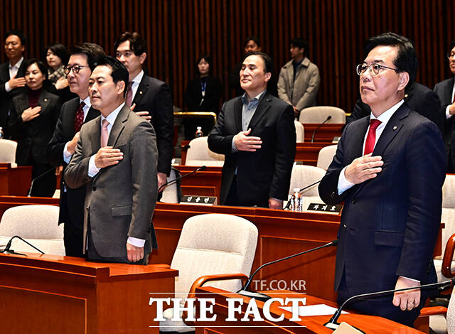 송언석 국민의힘 원내대표가 27일 오전 서울 여의도 국회에서 열린 의원총회에 참석해 모두발언을 하고 있다. /국회=배정한 기자