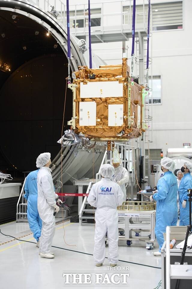 KAI 우주센터 차세대중형위성 3호 제작현장. /KAI