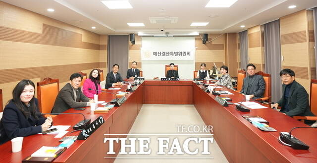 26일 아산시의회 제263회 제2차 정례회 제1차 예산결산특별위원회가 열리고 있다. /아산시의회