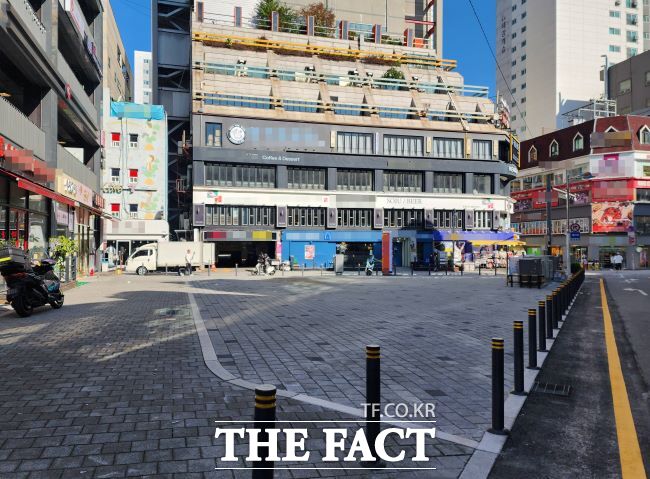 시설이 정비된 부천역 피노키오 광장 모습. /부천시