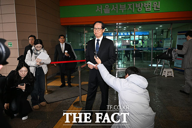 '허위서명 강요' 송영무 전 국방부 장관, 2심도 무죄.