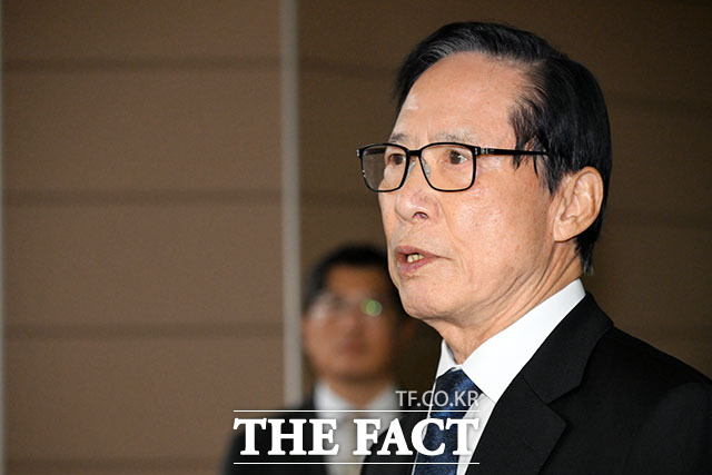 '허위서명 강요' 송영무 전 국방부 장관, 2심도 무죄.