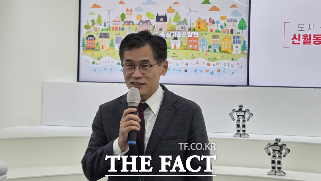 이기재 양천구청장이 26일 넓은들미래교육센터에서 열린 프레스투어에서 인사말을 하고 있다. /정소양 기자