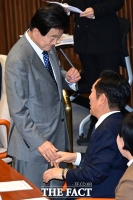  정청래 대표 찾아간 정동영 장관 [포토]