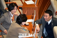  추미애·김용민·서영교 '대화하는 여당 법사위원' [포토]