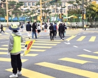  강동구, 등굣길 지키는 '녹색교통안전지킴이' 230명 모집
