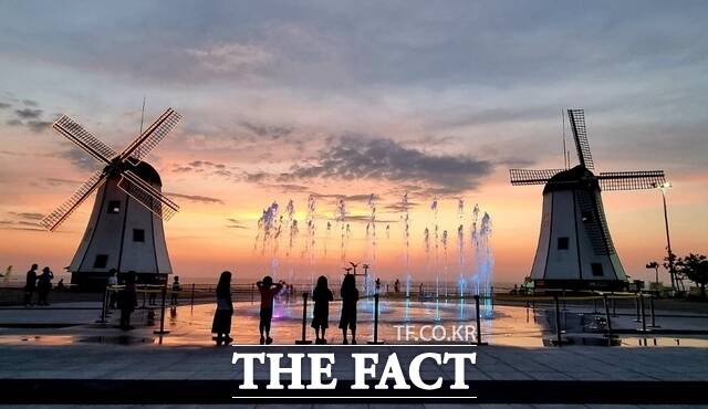 서천 춘장대해수욕장’의 저녁노을 전경. /충남도