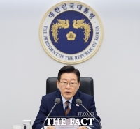  李 대통령, 첫 국정원 방문…'바로 서면 많은 일 해낼 중요 기관'