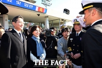  늠름한 아들 모습보며 아빠 미소 짓는 이재용 삼성전자 회장 [TF사진관]