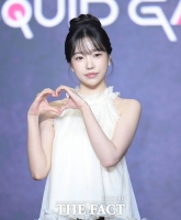  [단독] '오겜' 조유리, '거장' 이창동 만났다…영화 '가능한 사랑' 합류