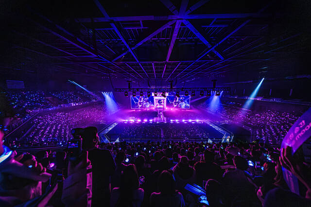 엔믹스는 EPISODE 1: ZERO FRONTIER가 자신들의 첫 번째 종착지이자 새로운 출발의 의미라고 설명했다./JYP엔터테인먼트