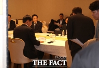  쿠팡 관련 긴급관계장관회의 참석해 허리숙인 박대준 쿠팡 대표 [포토]