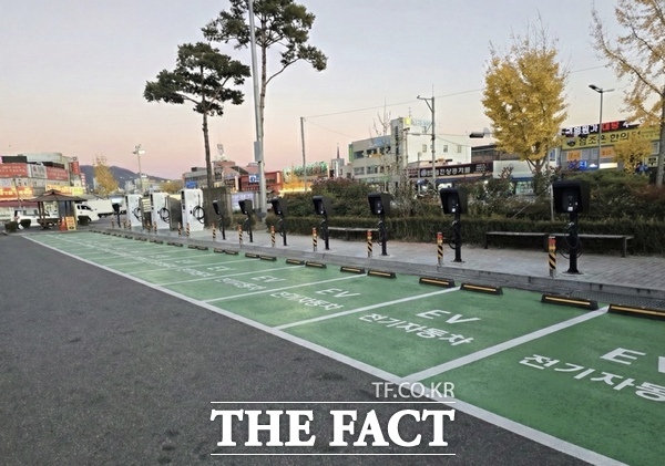 오정농수산물도매시장에 새로 설치된 전기차 충전시설. /대전시