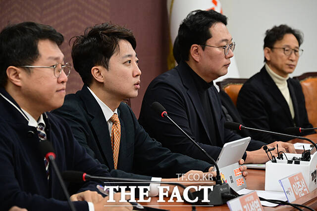 이준석 개혁신당 대표가 1일 오전 서울 여의도 국회에서 열린 최고위원회의에서 발언하고 있다. /국회=남윤호 기자